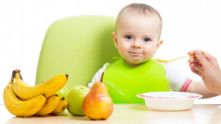 Bebeklerde Ek Gıdaya Ne Zaman, Nasıl Geçiş Yapılır?