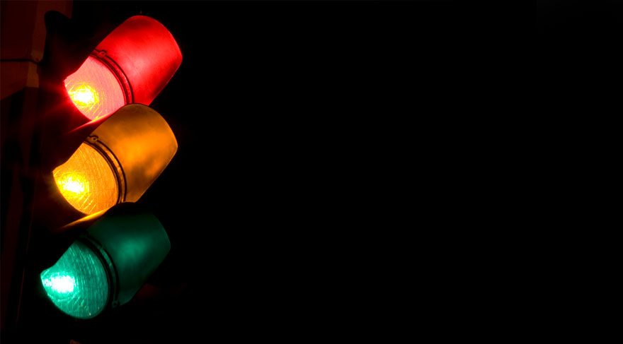 Trafik Işıkları Neden Kırmızı, Sarı ve Yeşildir?